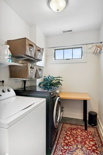 2955 Sunnyside Ave, Chicago IL 60630-3923 exterior