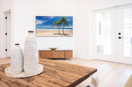 823 96th Ave, Naples, FL 34108-2465