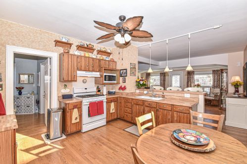 3825 84, Milwaukee WI 53228-1705 exterior