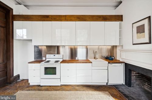 2322 Delancey Pl, Philadelphia PA 19103-6407 exterior