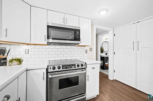 613 Howard Gnesen Rd, Duluth MN 55803-9264 exterior