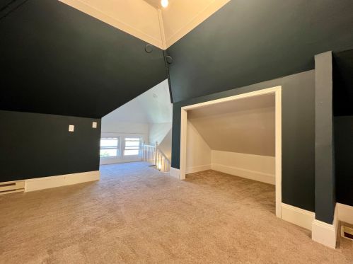 4532 Newhall St, Milwaukee WI 53211-1527 exterior