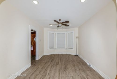 9332 Luella Ave, Chicago IL  60617-3920 exterior