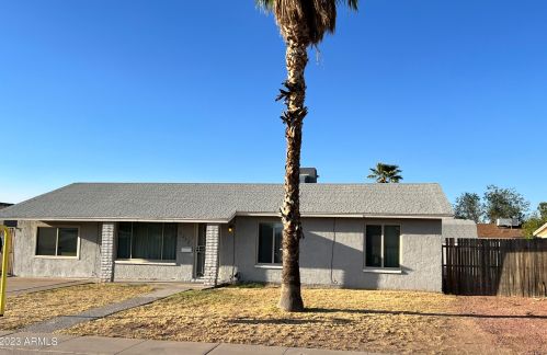 5252 Cypress St, Phoenix, AZ 85035-3815