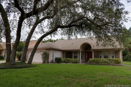 745 Pinewood Ct, Lake Mary, FL 32746-5926