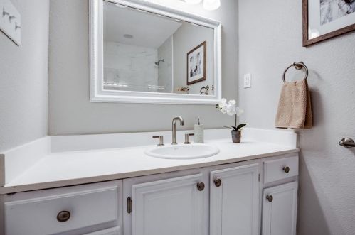 12304 Cedar Bend Dr, Dallas TX  75244-7009 exterior