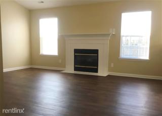 6446 Blakeview Dr, Indianapolis IN  46235-8149 exterior