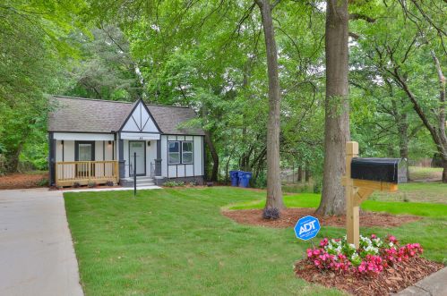 42 Burbank Dr, Atlanta GA  30314-2416 exterior