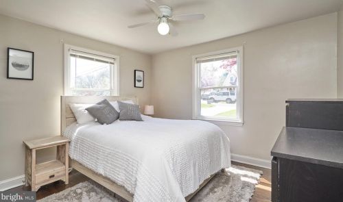 1000 Crawford Dr, Rockville MD  20851-1605 exterior