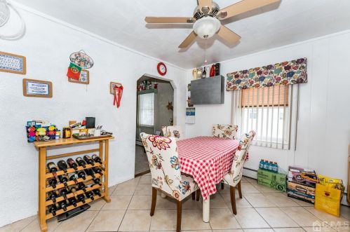 72 Lehigh Ave, Avenel NJ 07001-1840 exterior