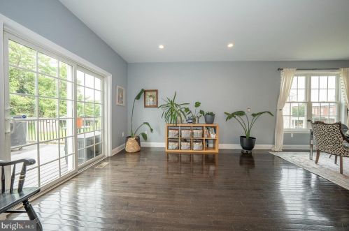 328 Lemonte St, Philadelphia PA 19128-4520 exterior