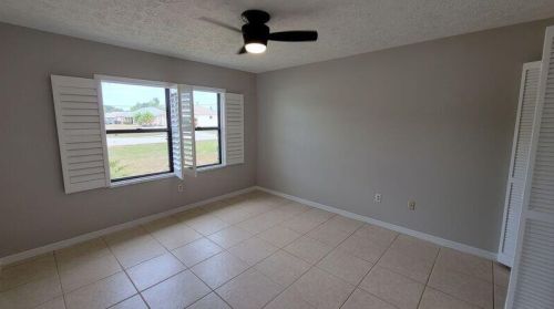 2442 Grand Dr, Fort Pierce FL  34952-6532 exterior