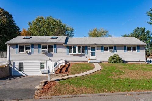 6 Chief St, Enfield CT 06082-5143 exterior