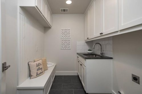 3919 Balcones Dr, Austin TX 78731-5414 exterior