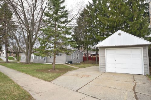 8100 Lancaster Ave, Milwaukee WI  53218-3652 exterior