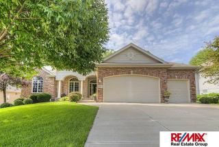 907 Rawhide Rd, Omaha, NE 68046-3857