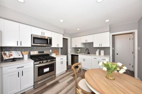 4175 72nd St, Milwaukee, WI 53220-2907