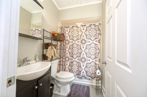 126 Tilford Rd, Pittsburgh PA 15235-2249 exterior