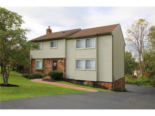 1256 Manor Dr, Pittsburgh, PA 15241-2865