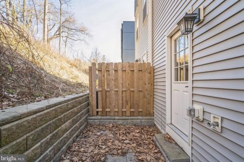 220 Fountain St, Philadelphia PA  19128-4508 exterior