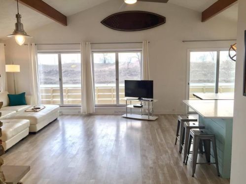 1548 Beach St, Meskegon MI  49441-1006 exterior