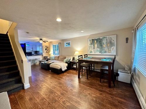 26 Hazael St, Providence RI  02908-1311 exterior