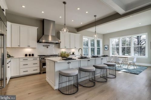 2733 1 St, Arlington VA 22203-2639 exterior