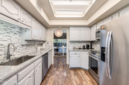 556 Dodge Blvd, Tucson AZ  85716-5162 exterior