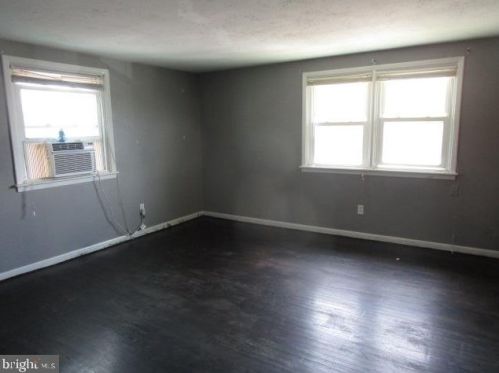 1130 8th St, Chester PA 19013-4204 exterior