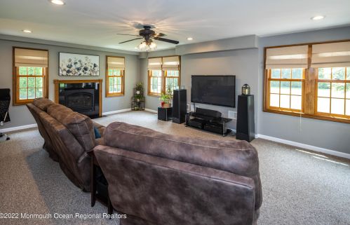 25 Princess Anne Dr, East Freehold NJ 07728-3066 exterior