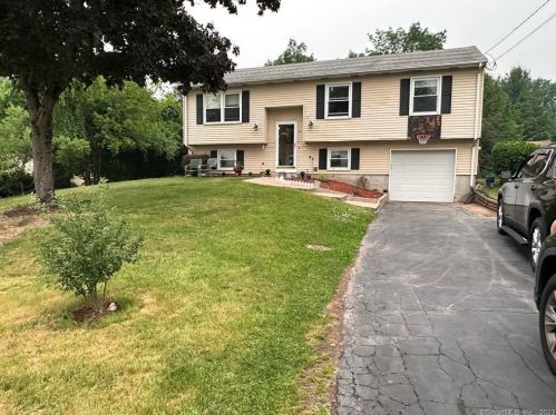 4 Mettler Dr, Wallingford CT  06492-3422 exterior