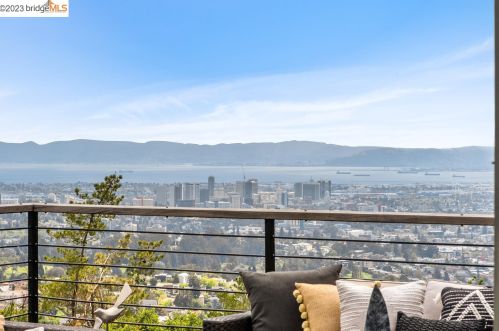 1550 Grand View Dr, Berkeley CA 94705-1637 exterior