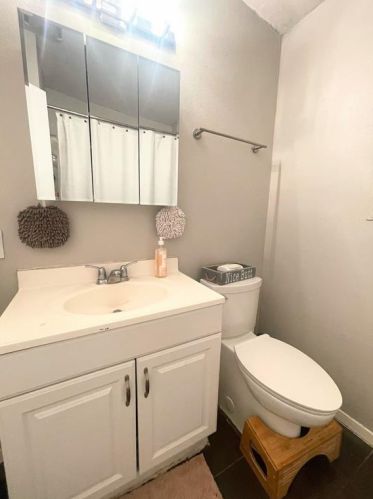 703 Crestland Dr, Austin TX  78752-1308 exterior