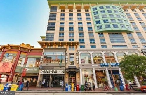 777 7th St, Washington DC  20001-3715 exterior