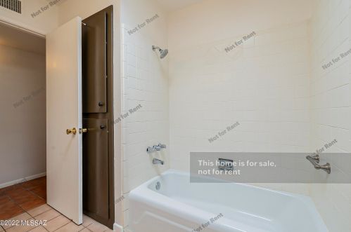 1822 Camino Seco, Tucson AZ  85710-7241 exterior