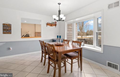 2 Granby Ct, Rockville MD 20855-1406 exterior