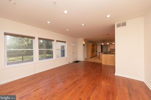 479 Pheasant Dr, Huntingdon Valley PA  19006-3047 exterior