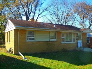 500 Avery St, Elmhurst IL  60126-4914 exterior