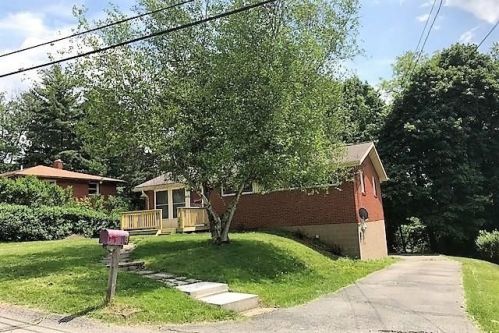 118 Holly Hill Dr, Pittsburgh, PA 15237-2702