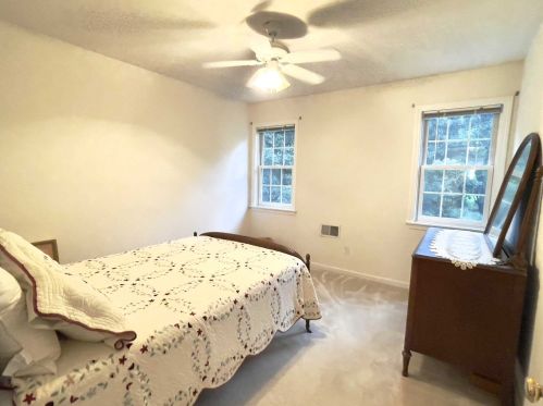 1 Settlers Ct, Poughkeepsie NY 12603-6230 exterior