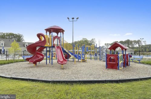 7417 Macon Dr, Glen Burnie MD 21060-8387 exterior