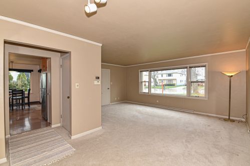 1330 Sheridan Ct, Milwaukee, WI 53209-5145