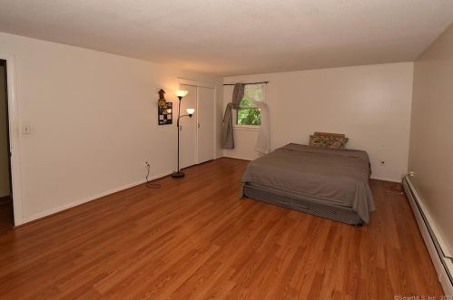 16 Ladd Rd, Ellington CT 06029-3104 exterior