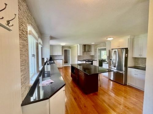 52 Laurel Ln, Springfield MA  01106-2004 exterior