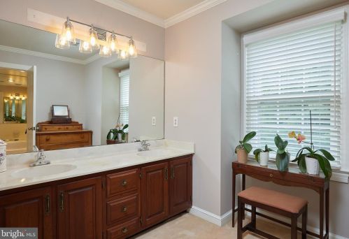 13508 Maidstone Ln, Rockville MD 20854-1030 exterior