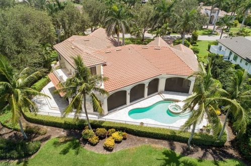 2943 Bellflower Ln, Naples FL 34105-3005 exterior