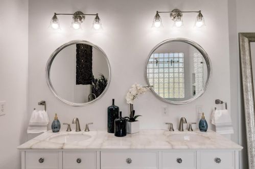 11513 Firethorn Ct, Austin TX 78732-2231 exterior