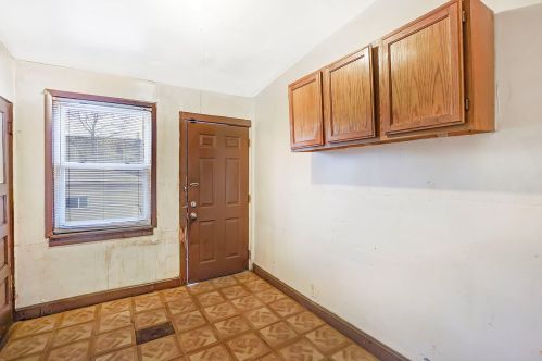 718 50th Pl, Chicago IL 60609-5155 exterior