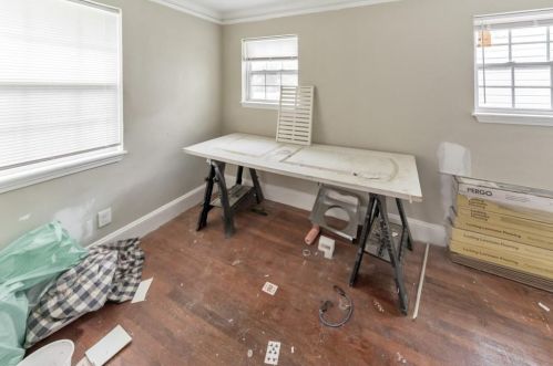 933 Byron Dr, Atlanta GA 30310-4635 exterior