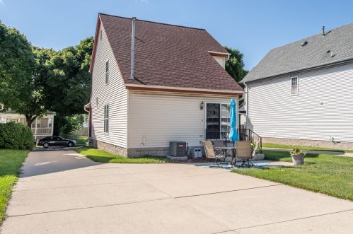 1734 22 St, Milwaukee WI 53215-4407 exterior